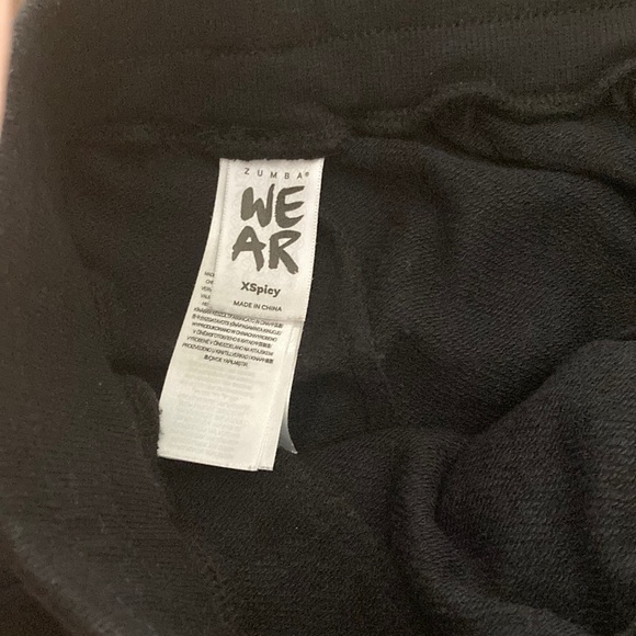 XS Zumba Rose Gold Sequin Athletic Jogger Capris - Picture 13 of 14